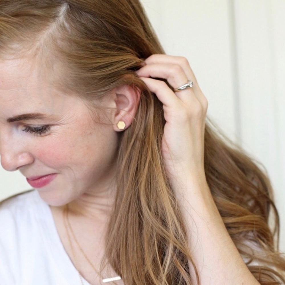 NWT Madewell Shape Hexagon Study Gold Earrings - Picture 2 of 2